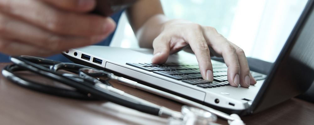 Stethoskop Handy Laptop Schmal Quer